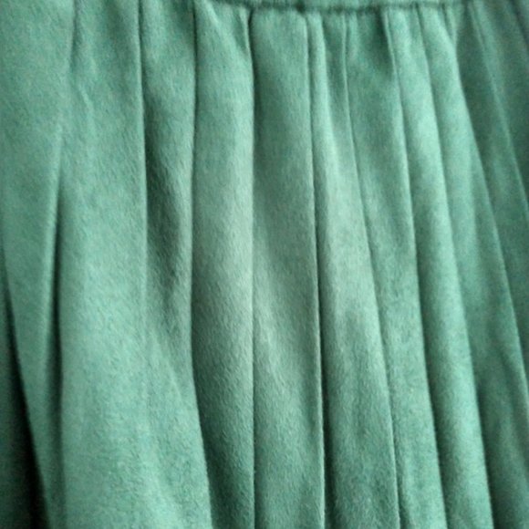 Jamie Stone Emerald Green Microsuede Midi … - Picture 4 of 7